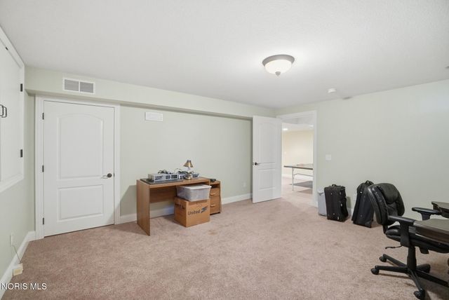 8453 Snapdragon Lane, Monclova, OH 43542