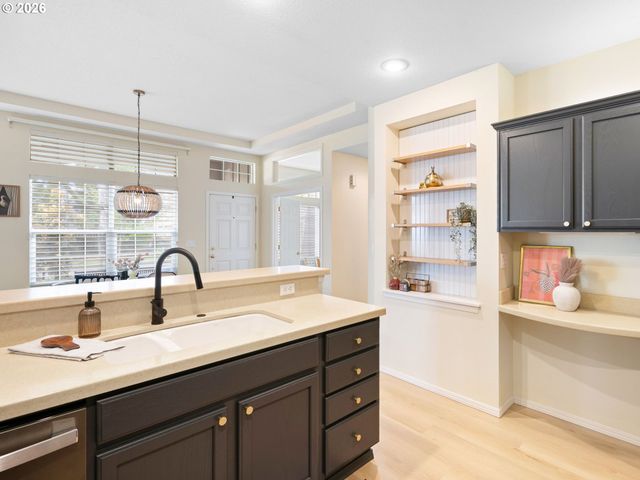 1820 Ne ASHBERRY Dr, Hillsboro, OR 97124