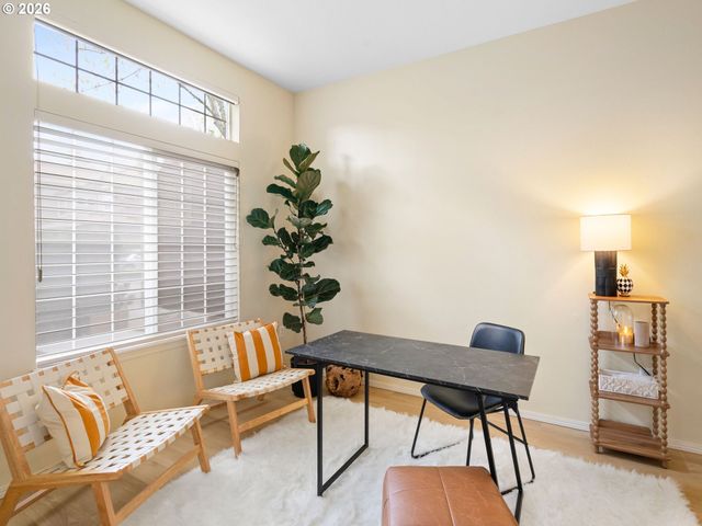 1820 Ne ASHBERRY Dr, Hillsboro, OR 97124