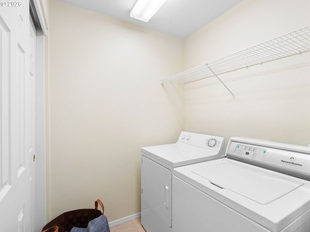 1820 Ne ASHBERRY Dr, Hillsboro, OR 97124