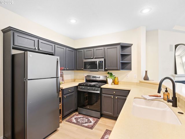 1820 Ne ASHBERRY Dr, Hillsboro, OR 97124