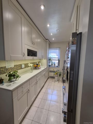 118-66 Metropolitan 5E, Kew Gardens, NY 11415