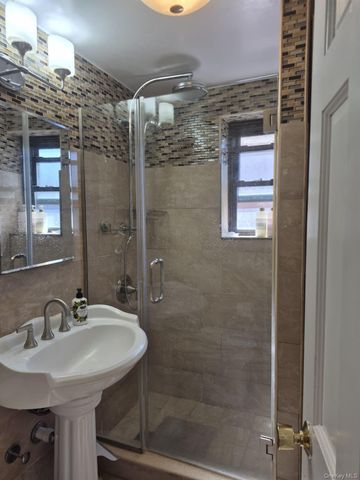 118-66 Metropolitan 5E, Kew Gardens, NY 11415