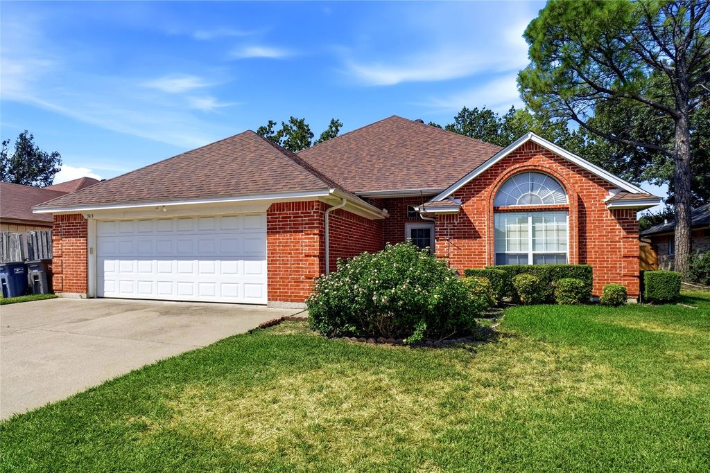 7413 Crosswicks Circle, Fort Worth, TX 76137 — exterior