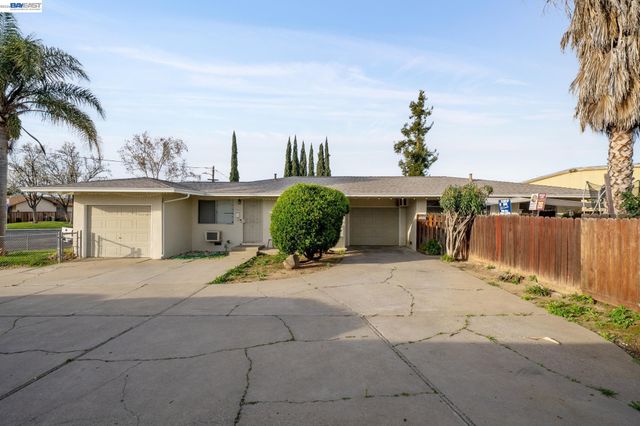 1396 Berry Ln, Brentwood, CA 94513