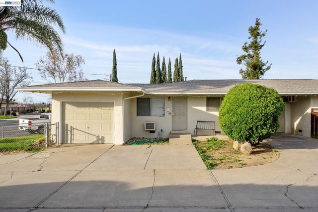 1396 Berry Ln, Brentwood, CA 94513