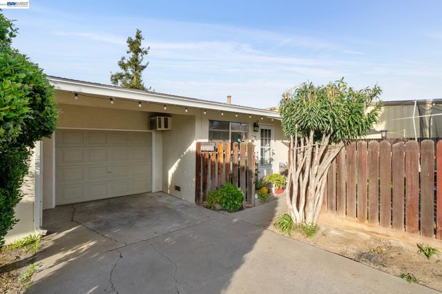 1396 Berry Ln, Brentwood, CA 94513