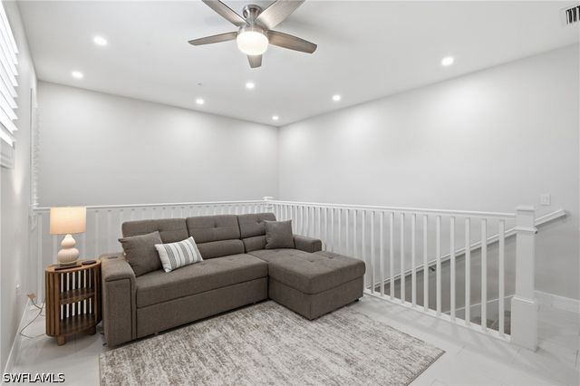 239 Indies DR E 202, Naples, FL 34114