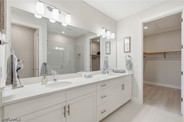 239 Indies DR E 202, Naples, FL 34114