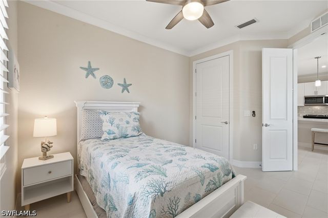 239 Indies DR E 202, Naples, FL 34114