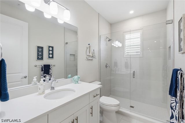 239 Indies DR E 202, Naples, FL 34114