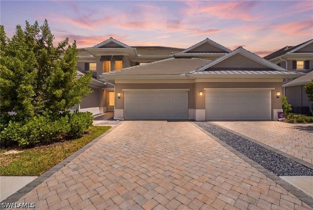 239 Indies DR E 202, Naples, FL 34114