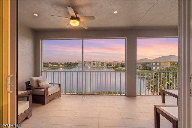 239 Indies DR E 202, Naples, FL 34114