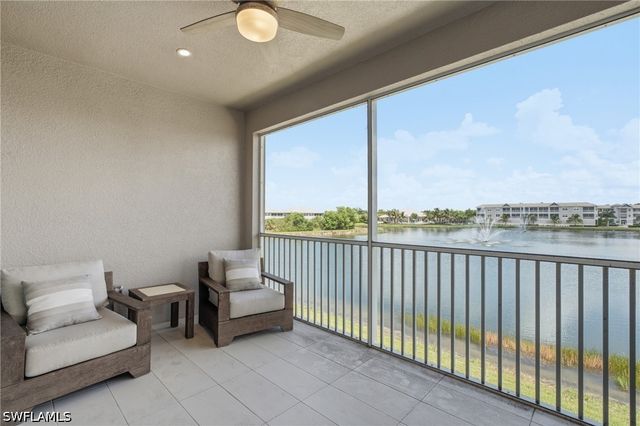 239 Indies DR E 202, Naples, FL 34114