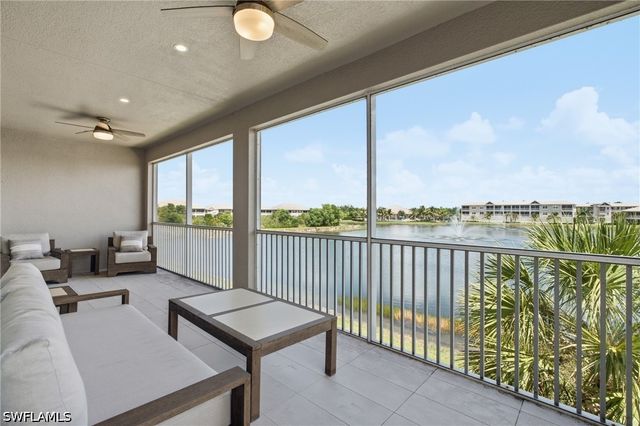 239 Indies DR E 202, Naples, FL 34114