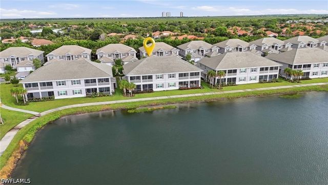239 Indies DR E 202, Naples, FL 34114