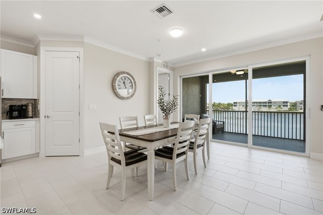 239 Indies DR E 202, Naples, FL 34114