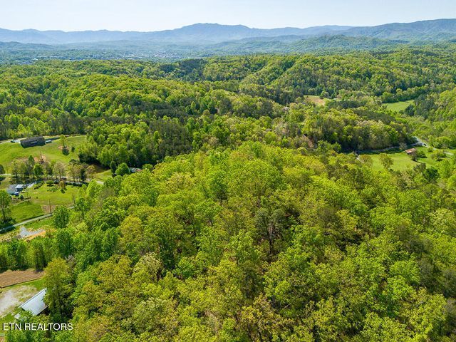 1009 Franklin Lane, Sevierville, TN 37862
