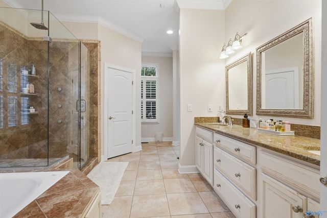 3117 Longshadow Way SE, Owens Cross Roads, AL 35763