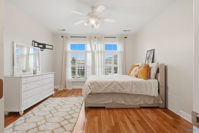 3117 Longshadow Way SE, Owens Cross Roads, AL 35763