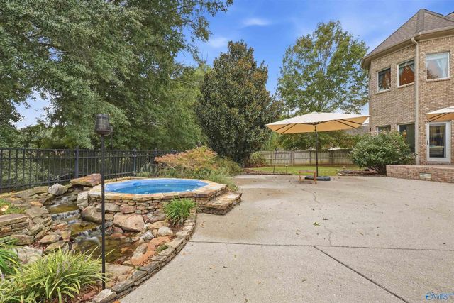 3117 Longshadow Way SE, Owens Cross Roads, AL 35763
