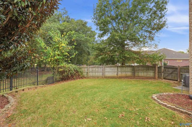 3117 Longshadow Way SE, Owens Cross Roads, AL 35763