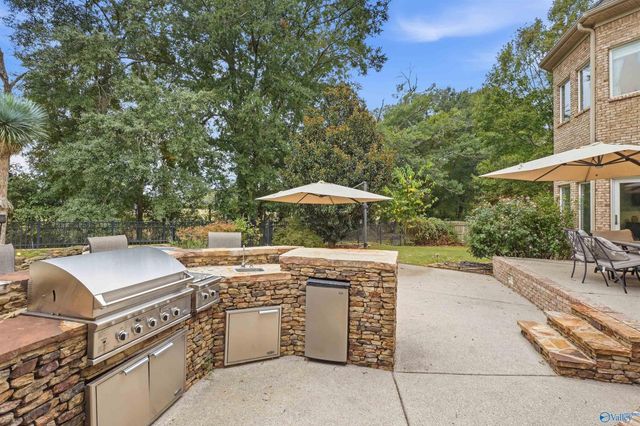 3117 Longshadow Way SE, Owens Cross Roads, AL 35763