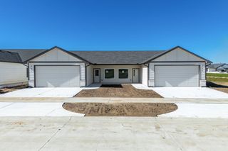 839 S Wybern St, Valley Center, KS 67147