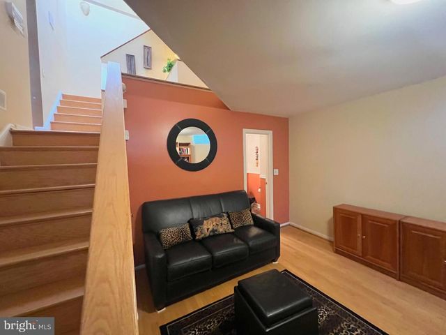 825 F ST NE, Washington, DC 20002