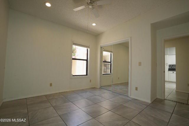 745 W Sunlight Lane, Tucson, AZ 85704