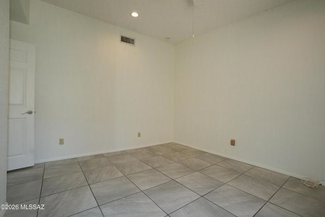 745 W Sunlight Lane, Tucson, AZ 85704