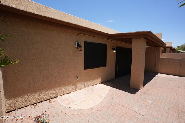 745 W Sunlight Lane, Tucson, AZ 85704