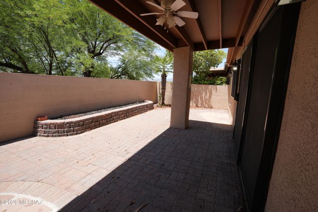 745 W Sunlight Lane, Tucson, AZ 85704
