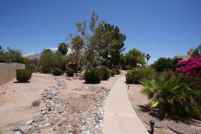 745 W Sunlight Lane, Tucson, AZ 85704