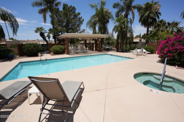 745 W Sunlight Lane, Tucson, AZ 85704