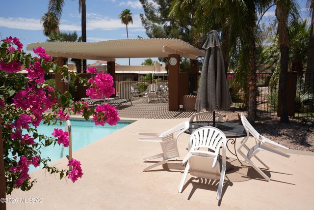 745 W Sunlight Lane, Tucson, AZ 85704