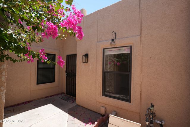 745 W Sunlight Lane, Tucson, AZ 85704