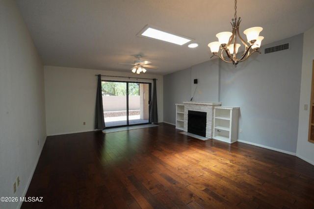 745 W Sunlight Lane, Tucson, AZ 85704