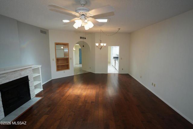 745 W Sunlight Lane, Tucson, AZ 85704