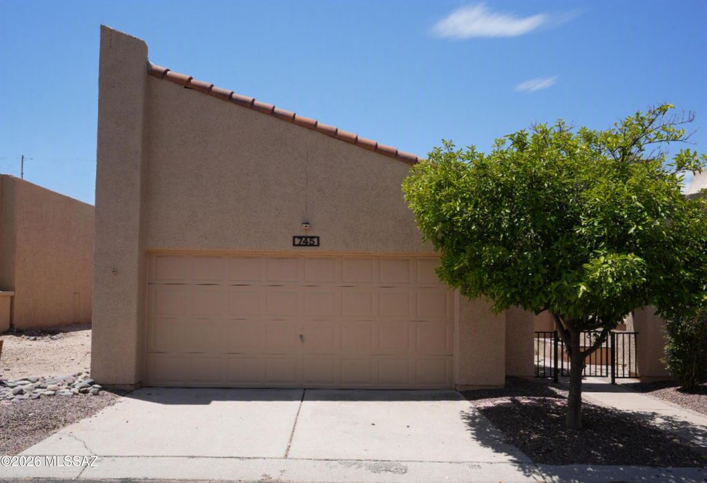 745 W Sunlight Lane, Tucson, AZ 85704