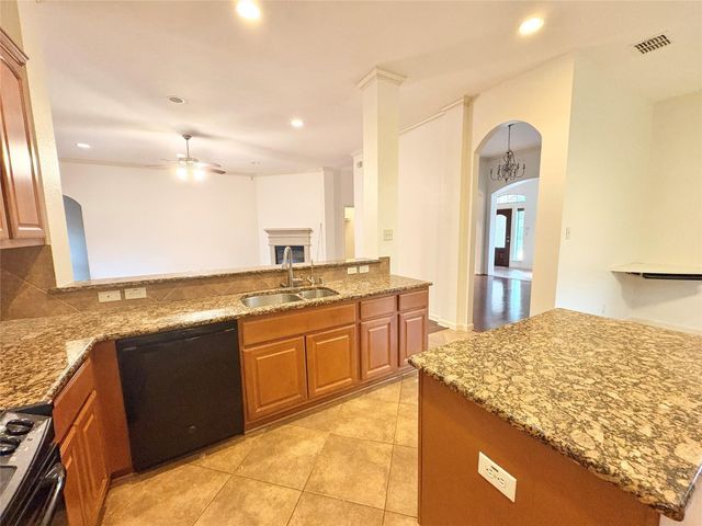 5827 Windy Meadow Lane, Grand Prairie, TX 75052