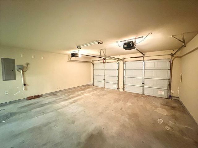 5827 Windy Meadow Lane, Grand Prairie, TX 75052