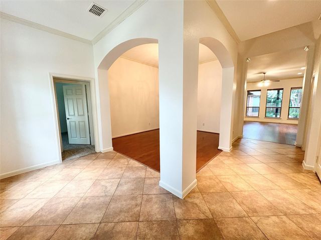 5827 Windy Meadow Lane, Grand Prairie, TX 75052