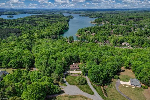 255 Dionne Way, Stokesdale, NC 27357