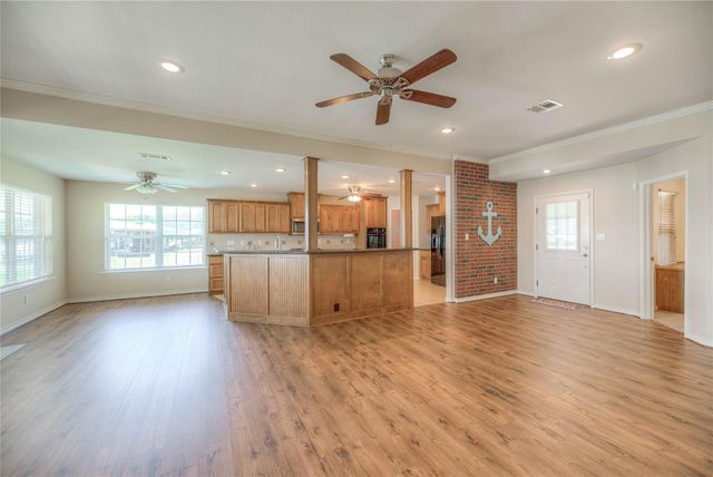 320 Lakefront Drive, Onalaska, TX 77360