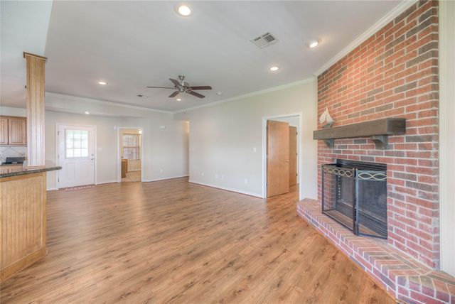 320 Lakefront Drive, Onalaska, TX 77360