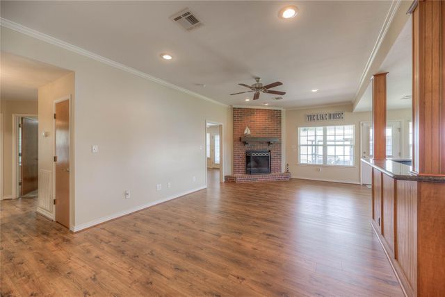 320 Lakefront Drive, Onalaska, TX 77360