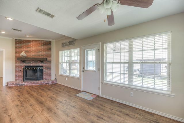 320 Lakefront Drive, Onalaska, TX 77360
