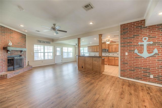 320 Lakefront Drive, Onalaska, TX 77360
