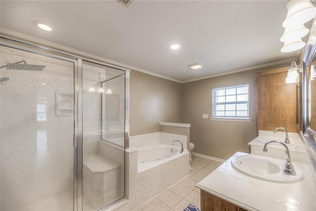 320 Lakefront Drive, Onalaska, TX 77360